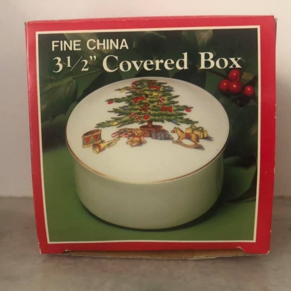 Holiday Hostess Christmas Trinket box with box